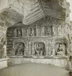 Estatuas de Budas y bodhisattvas, Cueva 259, pared norte, Cuevas de Dunhuang, China, Foto 1275/1 (114)
