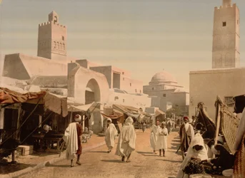 Una Mezquita en la Calle Principal, Kairuán, Túnez, c.1899