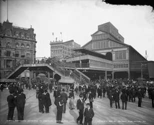 Entrada de Manhattan al Puente de Brooklyn, Nueva York, c.1905