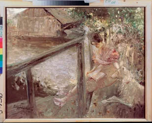En la casa de baños (Una mujer joven, con un perro, lee en la pasarela de madera que cruza un arroyo y conduce a una casa de madera) - En la casa de baños - Pintura de Dmitri Anfimovich Shcherbinovsky (1867-1926), óleo sobre lienzo