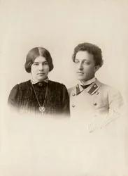 Alexander Blok, poeta ruso, con su esposa Lyuba, c1900s