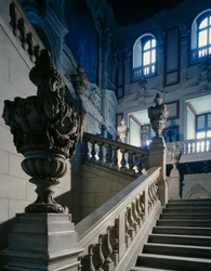 Vista de la Gran Escalera de Honor por Domenico Ferri (1864-1865), Palacio Real (Palazzo Reale), Turín (Lista del Patrimonio Mundial de la UNESCO)