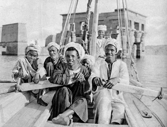 Barqueros berberiscos, isla inundada de Filae, Egipto, c. 1922