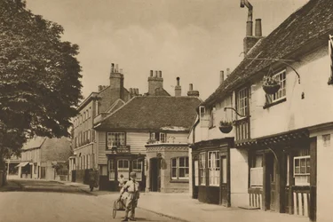 Calle de la Iglesia, Chiswick, con lo que solía ser The Burlington Arms, c1935