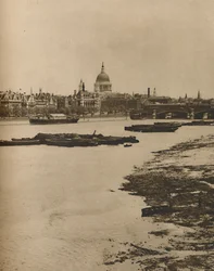 Embankment y Blackfriars desde el extremo sur del puente de Waterloo, c1935