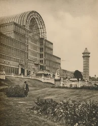 Vidrio y vigas del Palacio de Cristal en Sydenham, c1935