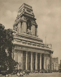 Instalaciones de la Autoridad del Puerto de Londres en Tower Hill, c1935