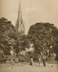 Stoke Newington en verano: El campo de bolos en Clissold Park, c. 1935
