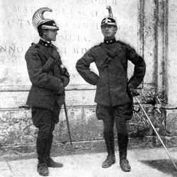 Dos dragones italianos, 1922
