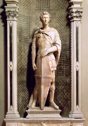 San Jorge en un nicho con un relieve de San Jorge matando al dragón abajo