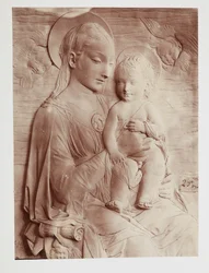 "Virgen con el Niño", de Donatello.