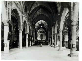 Interior de la iglesia