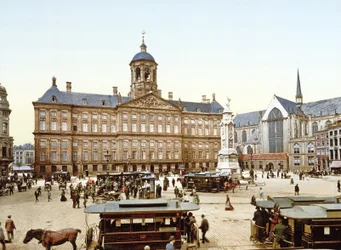 El Palacio Real en Ámsterdam desde la Plaza Dam, 1890-1900
