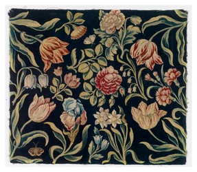 Biombo con paneles de tapiz floral, fabricado en Holanda o posiblemente en Soho, Inglaterra