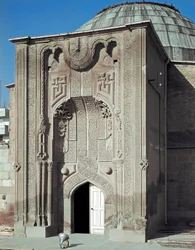 Vista de la escuela islámica (1258)