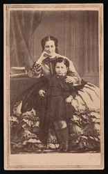 Retrato de Eugenia de Montijo 1826-1920 y su hijo, circa 1860s
