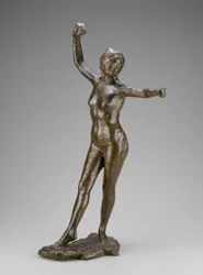 Bailarina lista para bailar, pie derecho adelante