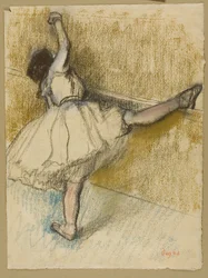 Estiramiento de la bailarina en el bar