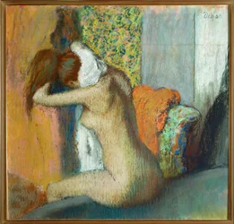 Mujer joven secándose el cuello (óleo sobre lienzo)
