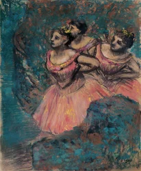 Tres bailarinas con traje rojo