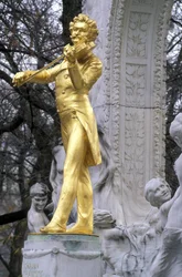 estatua de strauss, viena, austria