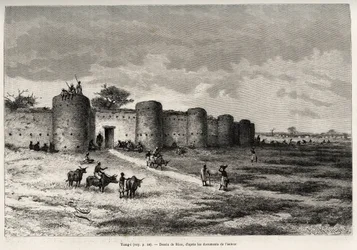 La ciudad de Tiong-Gi (Tiong Gi, Mali), con sus fortificaciones y torres de arcilla. Grabado de Riou, para ilustrar la historia Desde el Níger hasta el Golfo de Guinea por el Capitán Louis Gustave Binger (1856-1936), en 1887-1889, en Le tour du monde, nuev