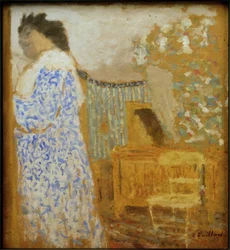 Interior con mujer
