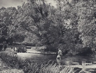 Bajo el molino, cerca de Andover (foto en blanco y negro)