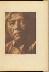 Un hombre pomo de la costa