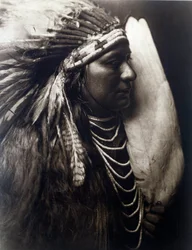 Indios americanos: retrato de un indio de la tribu Nez Percé
