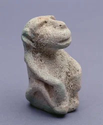 Estatuilla de babuino, del Templo de Hierakonpolis, Depósito Principal, Periodo Dinástico Temprano, 1ª-2ª Dinastía