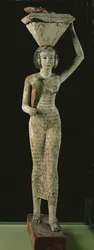 Portadora de ofrendas femenina llevando un jarrón de agua en la mano y un recipiente en la cabeza, Reino Medio, c.1950 a.C.