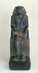 Estatua sentada de Sesostris III, de Hierakonpolis, Reino Medio