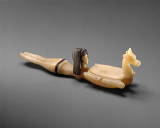 Cuchara cosmética en forma de mujer nadando sosteniendo un plato, c. 1390-1352 a.C.