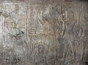 Antigüedad egipcia: relieve de la tumba de Kha em Het
