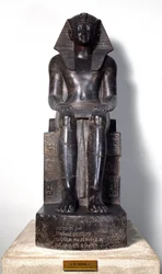 Antigüedad egipcia: escultura de basanita que representa a Thutmosis (Tuthmosis o Thutmus) III (circa 1504-1450 a.C.), faraón egipcio. XVIII dinastía. De Tebas. Turín, museo egipcio
