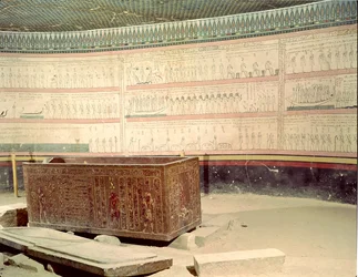 Interior de la tumba de Tutmosis III (c. 1490-39 a. C.), Imperio Nuevo