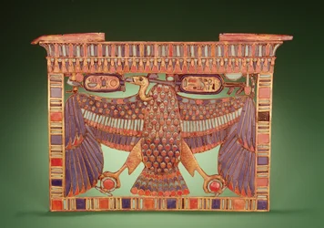Pectoral decorado con el buitre del Alto Egipto, de la tumba de Tutankamón (c.1370-52 a.C.) Reino Nuevo