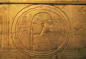 Relieve en el panel exterior izquierdo de la segunda capilla funeraria, Tesoro de Tutankamón, Egipto, Civilización egipcia, Reino Nuevo, Dinastía XVIII