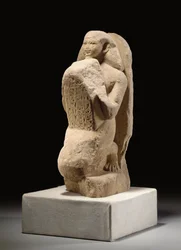 Estatua stelófora de Amunhotep, 1450-1430 a.C.