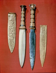 Las dos dagas del rey, de la tumba de Tutankamón (hacia 1370-52 a. C.), Imperio Nuevo