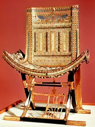 Trono eclesiástico de los faraones, de la tumba de Tutankamón (c.1370-52 a.C.) Nuevo Reino