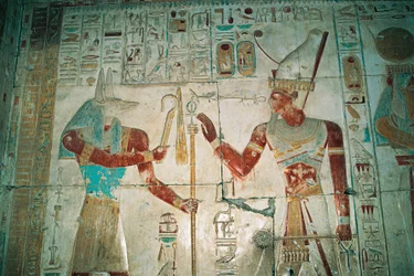 Egipto, Abidos, Templo del faraón Seti I, capilla de Osiris. Detalle, relieve pintado, Reino Nuevo, Dinastía XIX