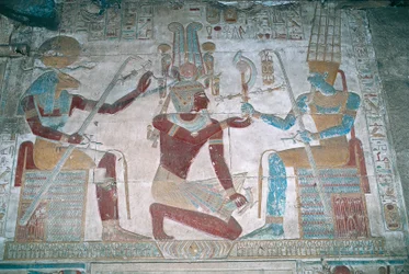 Egipto, Abidos, Templo del faraón Seti I, capilla de Osiris, relieve pintado
