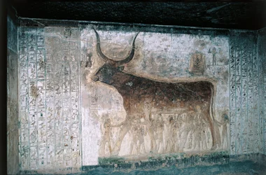 Egipto, Luxor, Valle de los Reyes, Tumba de Seti I, frescos interiores que representan a la diosa Nut como vaca