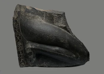 Estatua arrodillada de Khaemwaset, 1281-1277 a.C.
