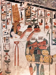 Nefertari haciendo una ofrenda, de la tumba de Nefertari (pintura mural)