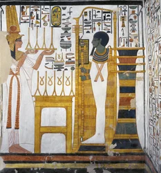 Nefertari haciendo una ofrenda de lino a Ptah, detalle de la pared oeste del Anexo Oriental de la Tumba de Nefertari (pintura mural)