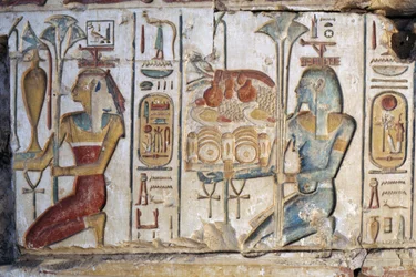 Escena de ofrenda, relieve, Templo de Ramsés II, Abidos, Egipto, Civilización egipcia, Reino Nuevo, Dinastía XIX (foto)