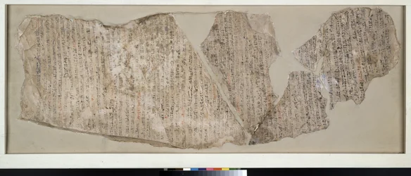 Ostracon, inscrito en hierático en negro y rojo con gran parte de la historia de Sinuhe